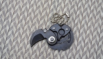 Нож-брелок Serge Panchenko Coin Claw all black